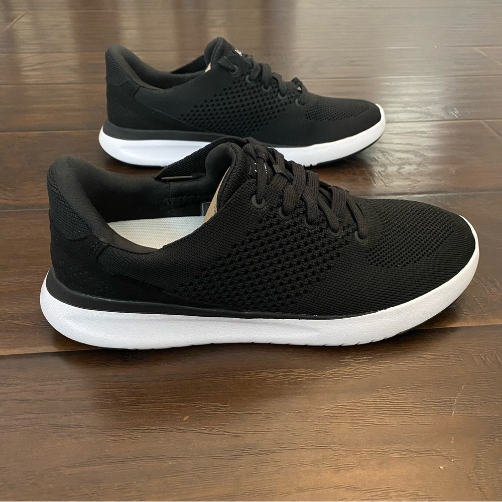 New with box Kizik Lima lace up hands free sneakers mens size 14 wide